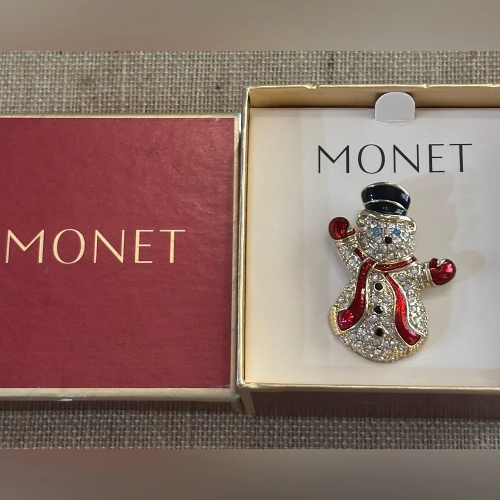 Vintage Monet Signed Snowman Christmas Gold Tone Rhinestone Brooch Pin W/box
